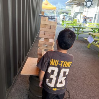 Paradise Ciders - Jenga game that my son had tons of fun - Cideries Near Me - Honolulu, Hawaii