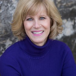 The Dream Spa - Hi!  I'm Carolyn Childress, the Owner/Esthetician/Reiki Master Day Spa/Dallas Texas doing facials, waxing, dermaplaning, LED, reflexology