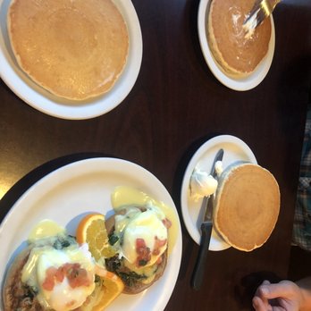 Eggs 'n Things - Kalua pork Benedict with pancakes - Breakfast & Brunch Near Me - Honolulu, Hawaii Eggs 'n Things - Kalua pork Benedict with pancakes - Breakfast & Brunch Near Me - Honolulu, Hawaii