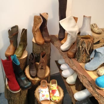 Lillebror - Clogs für alle Gelegenheiten - Shoe Stores Near Me - Berlin, BE Lillebror - Clogs für alle Gelegenheiten - Shoe Stores Near Me - Berlin, BE