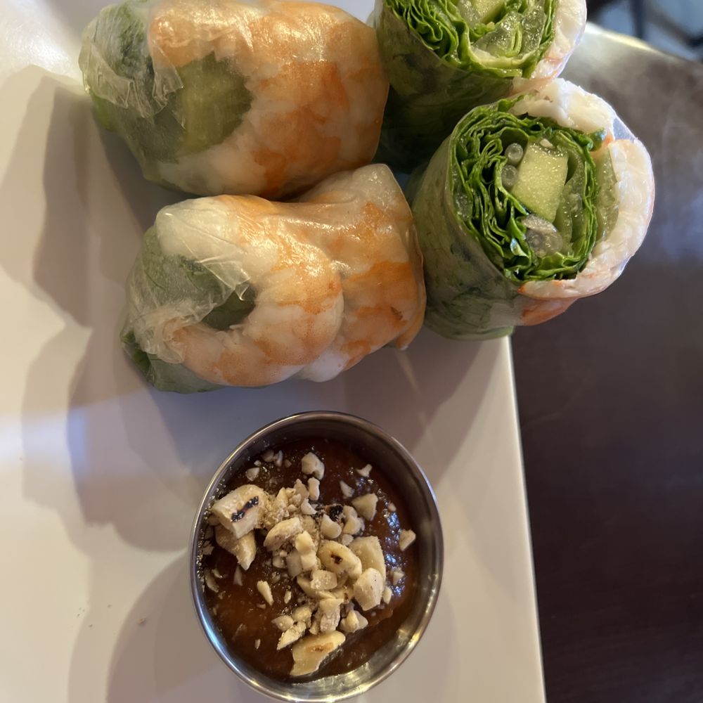 Pho Che - Shrimp summer rolls - Vietnamese Near Me - Flushing, New York Pho Che - Shrimp summer rolls - Vietnamese Near Me - Flushing, New York