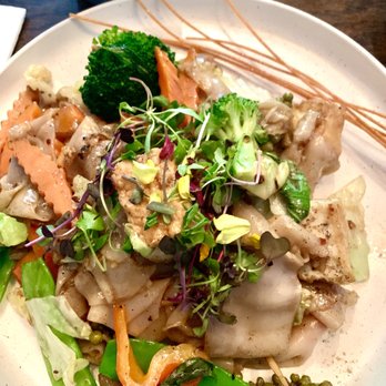 Sun and Moon - pad kee mow - Thai Near Me - San Francisco, California