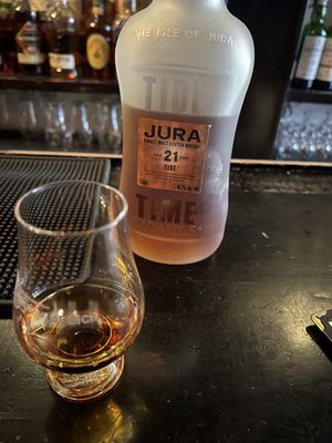 Caledonia Bar by null