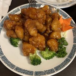 Peking Chinese Restaurant - General Tso chicken
