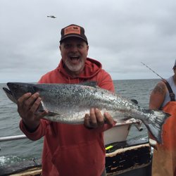 Charlton Deep Sea Charters - Captain Mark puts you on the fish!