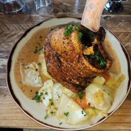 Pork knuckle with vegetables and mashed potatoes Pork knuckle with vegetables and mashed potatoes