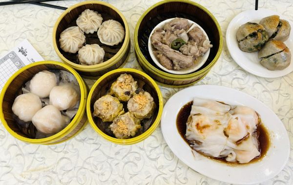 Saigon Seafood Harbor by null