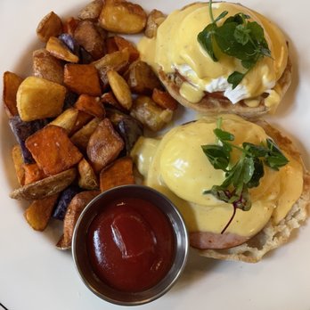 1886 Cafe & Bakery - Traditional Eggs Benedict* - American Near Me - Austin, Texas 1886 Cafe & Bakery - Traditional Eggs Benedict* - American Near Me - Austin, Texas