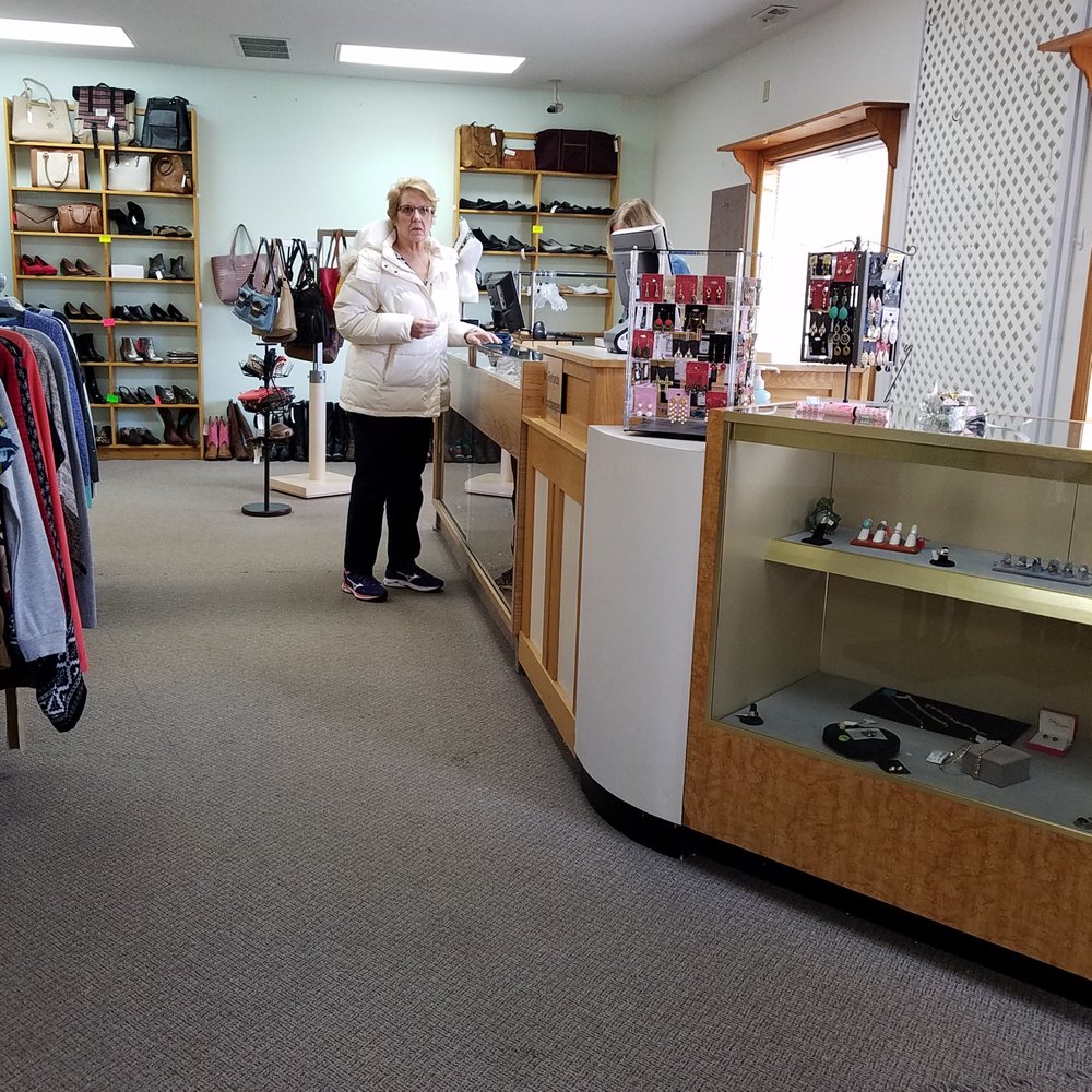 Copper Lace - jewelry counters by the checkout - Women's Clothing Near Me - Mooresville, Indiana Copper Lace - jewelry counters by the checkout - Women's Clothing Near Me - Mooresville, Indiana