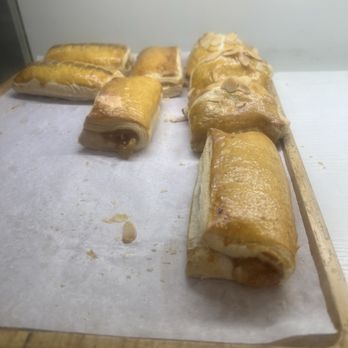 New Cameron Bakery - Apple Pie - Bakeries Near Me - Chinatown, New York