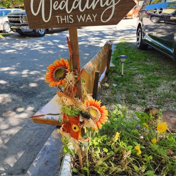 Donna's Custom Flowers - Florists Near Me - Libertyville, Illinois Donna's Custom Flowers - Florists Near Me - Libertyville, Illinois