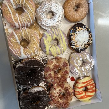 Duck Donuts - Cookies & Cream, Strawberry Shortcake, Maple Bacon, Blueberry Pancake, cinnamon sugar, raspberry lemonade, Coconut Island Bliss - Donuts Near Me - Daytona Beach, Florida