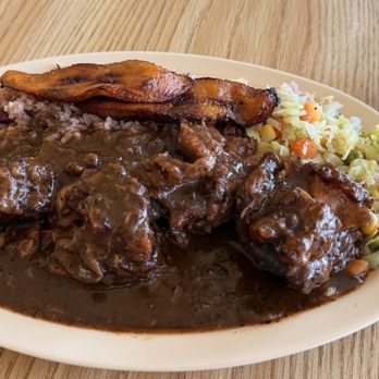 Caribbean Taste - Oxtail, plantains, rice 'n' beans and veggies - Caribbean Near Me - San Diego, California