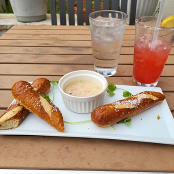 Bossanova Restaurant and Lounge - Pretzel appetizer.. so good! Strawberry margarita! Delicious - Lounges Near Me - Alton, Illinois