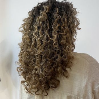 CurlCraft Salon - Back hair cut - Hair Salons Near Me - San Diego, California CurlCraft Salon - Back hair cut - Hair Salons Near Me - San Diego, California