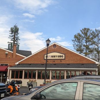 Mookie's BBQ - Barbeque Near Me - Great Falls, Virginia