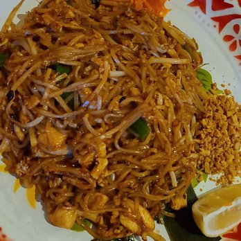 Sakhuu Thai - Pad Thai (Level 4 spice) - Thai Near Me - Richardson, Texas Sakhuu Thai - Pad Thai (Level 4 spice) - Thai Near Me - Richardson, Texas