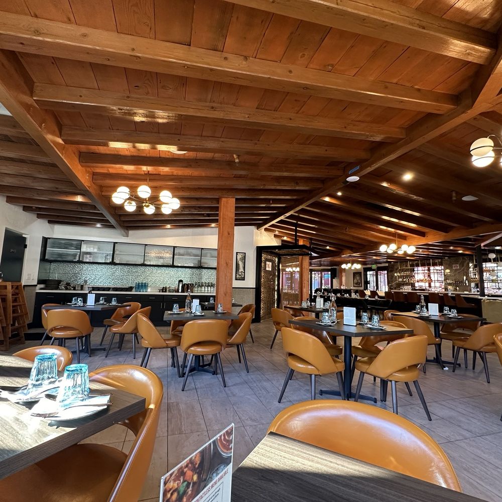 Pakka Local - Inside - Indian Near Me - San Ramon, California Pakka Local - Inside - Indian Near Me - San Ramon, California
