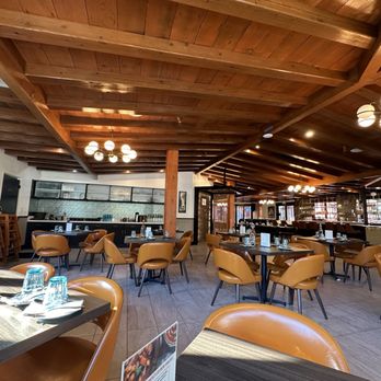 Pakka Local - Inside - Indian Near Me - San Ramon, California Pakka Local - Inside - Indian Near Me - San Ramon, California