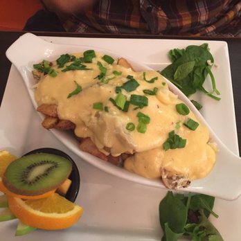 Le Cozy Café - Breakfast poutine - Breakfast & Brunch Near Me - Hudson, Quebec Le Cozy Café - Breakfast poutine - Breakfast & Brunch Near Me - Hudson, Quebec