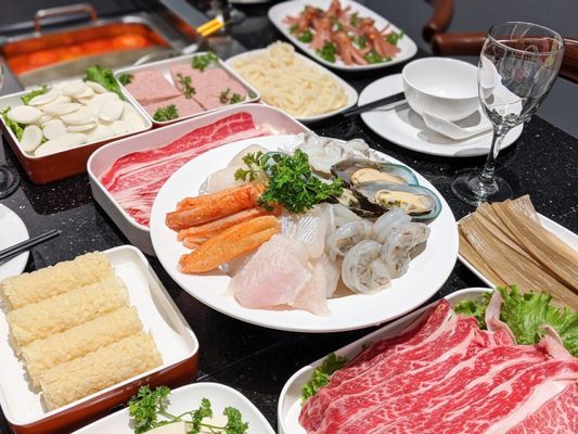 100°C Grill & Hot Pot by null