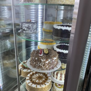 Sabores Bakery - Cake display - Colombian Near Me - Kissimmee, Florida Sabores Bakery - Cake display - Colombian Near Me - Kissimmee, Florida