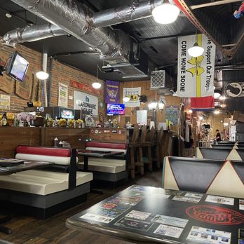 Collins River BBQ & Cafe - Barbeque Near Me - McMinnville, Tennessee