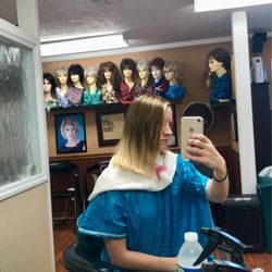 Cutting Inn - Haircut by Angela Denny