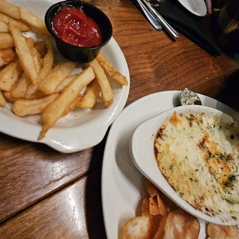 13 Coins SeaTac - Bars Near Me - Seatac, Washington