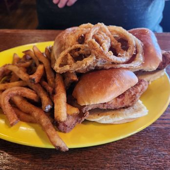 Bryan's American Grille - Chicken sliders - American Near Me - Downers Grove, Illinois