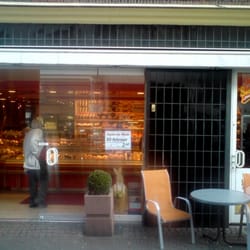 "Strassencafe" der Bäckerei.