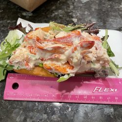 Mystic Lobster Roll - New England Roll
