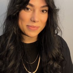 Cris Hair - 70's Shag haircut. IN LOVE.