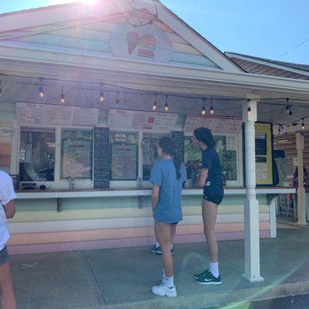 Heibeck's Stand - Burgers Near Me - Wilton, Connecticut