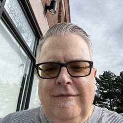 Floyd's 99 Barbershop - Outside Floyd's 99