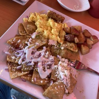 George's Cafe - Chilaquiles verdes - Breakfast & Brunch Near Me - West Covina, California