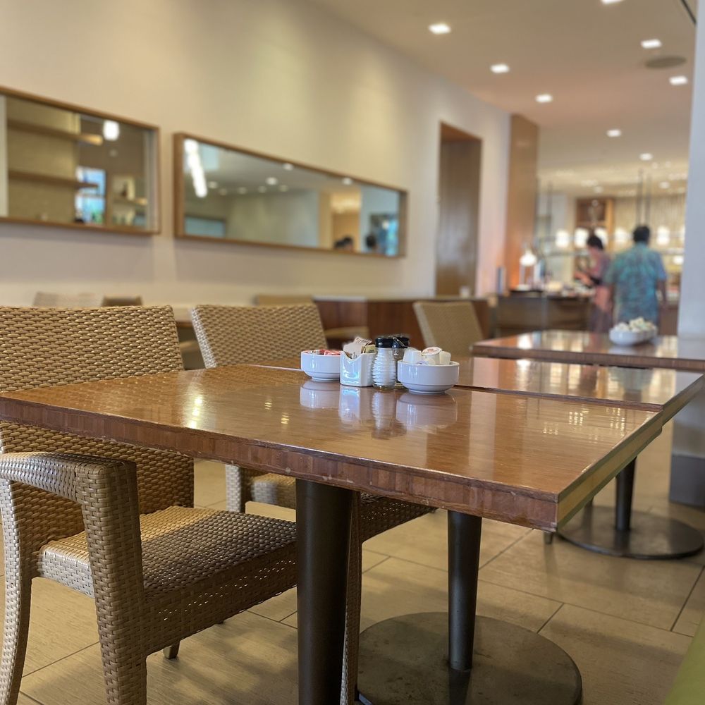 SHOR - Interior seating area - Breakfast & Brunch Near Me - Honolulu, Hawaii SHOR - Interior seating area - Breakfast & Brunch Near Me - Honolulu, Hawaii