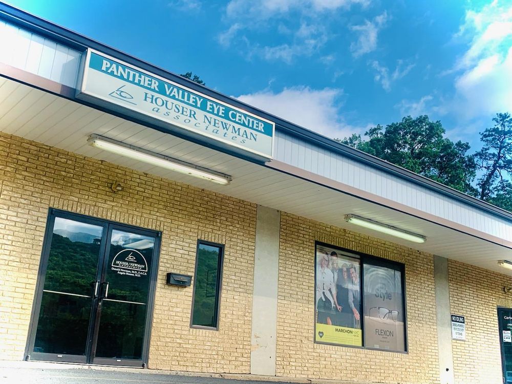 HOUSER NEWMAN ASSOCIATES 40 E Locust St, Nesquehoning, Pennsylvania