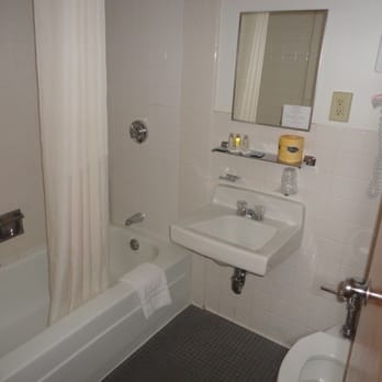 Navy Gateway Inns and Suites - Bathroom area - Hotels Near Me - Newport, Rhode Island