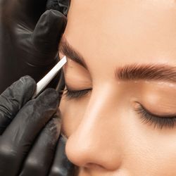 Brazilia Skin Care - Little Italy - Eye Brows