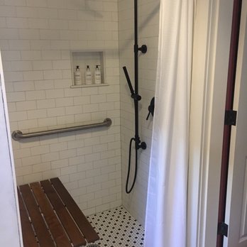 Block Island Beach House - Room 103 walk-in shower with rain head - Hotels Near Me - New Shoreham, Rhode Island