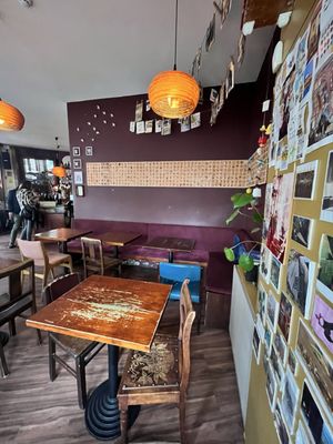 Bar Aduela by null