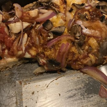 Pizzeria Uno - Bbq Chicken Pizza - Pizza Near Me - Chicago, Illinois