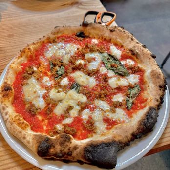 Bruciato - Salsiccia pizze - Pizza Near Me - Bainbridge Island, Washington Bruciato - Salsiccia pizze - Pizza Near Me - Bainbridge Island, Washington