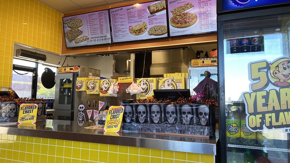 Hungry Howie’s Pizza - Photo 2