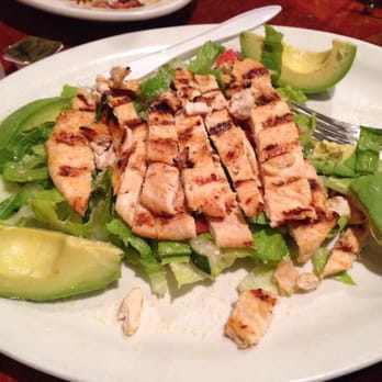 Castillo Restaurant - Grilled chicken salad with avocado - Spanish Near Me - Brooklyn, New York