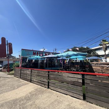 Maui's on Main - Burgers Near Me - San Antonio, Texas