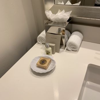 Inn on Fifth - Bathroom products (Standard King Room) - Hotels Near Me - Naples, Florida