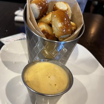 Social House Kitchen and Bar - Pretzel Bites - Burgers Near Me - Bakersfield, California Social House Kitchen and Bar - Pretzel Bites - Burgers Near Me - Bakersfield, California