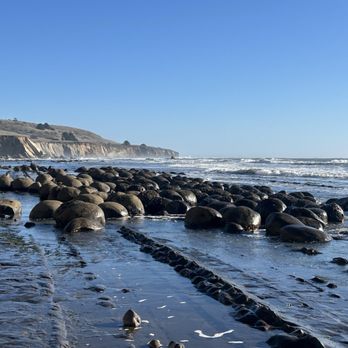 Bowling Ball Beach - All lined up - Beaches Near Me - Point Arena, California